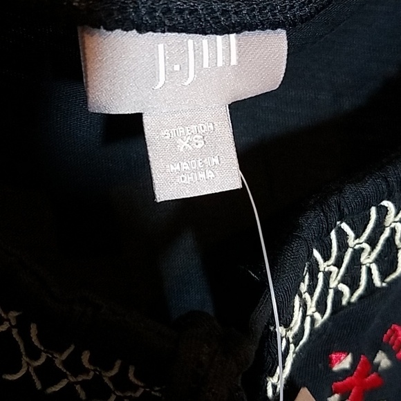 *[J.Jill] New Embroidered Tank Top‎ - Picture 2 of 6